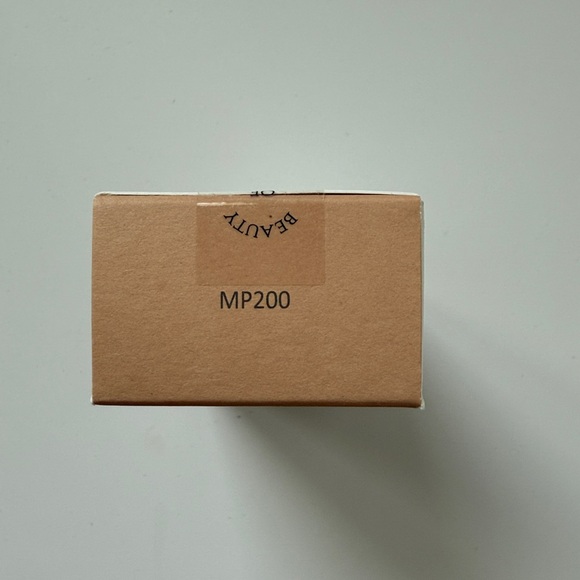 Beauty of Joseon Daily Tinted Fluid Sunscreen - MP 200 New - Picture 3 of 8